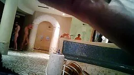 استمناء روی میز آشپز ...