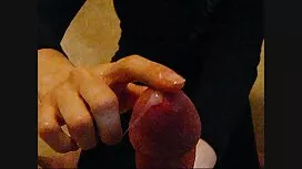 دختر با یکی از اعضای ...
