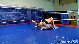 این دو گره پای خود ر ...